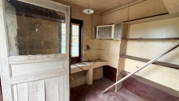 PROCHE DU PARC DU MORVAN MAISON ANCIENNE A RENOVER DANS UN V