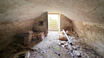 PROCHE DU PARC DU MORVAN MAISON ANCIENNE A RENOVER DANS UN V
