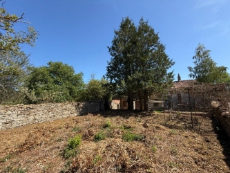 PROCHE DU PARC DU MORVAN MAISON ANCIENNE A RENOVER