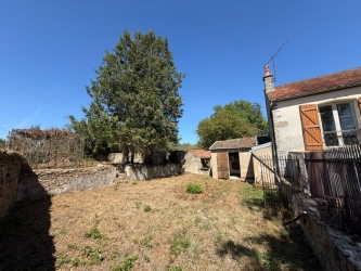PROCHE DU PARC DU MORVAN MAISON ANCIENNE A RENOVER