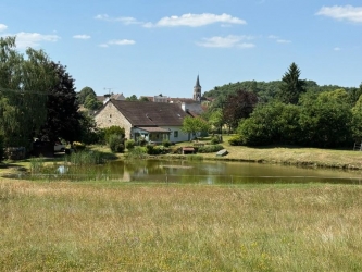 PROPRIETE EXCEPTIONNELLE PARC DU MORVAN 3Ha43 PLAN D'EAU